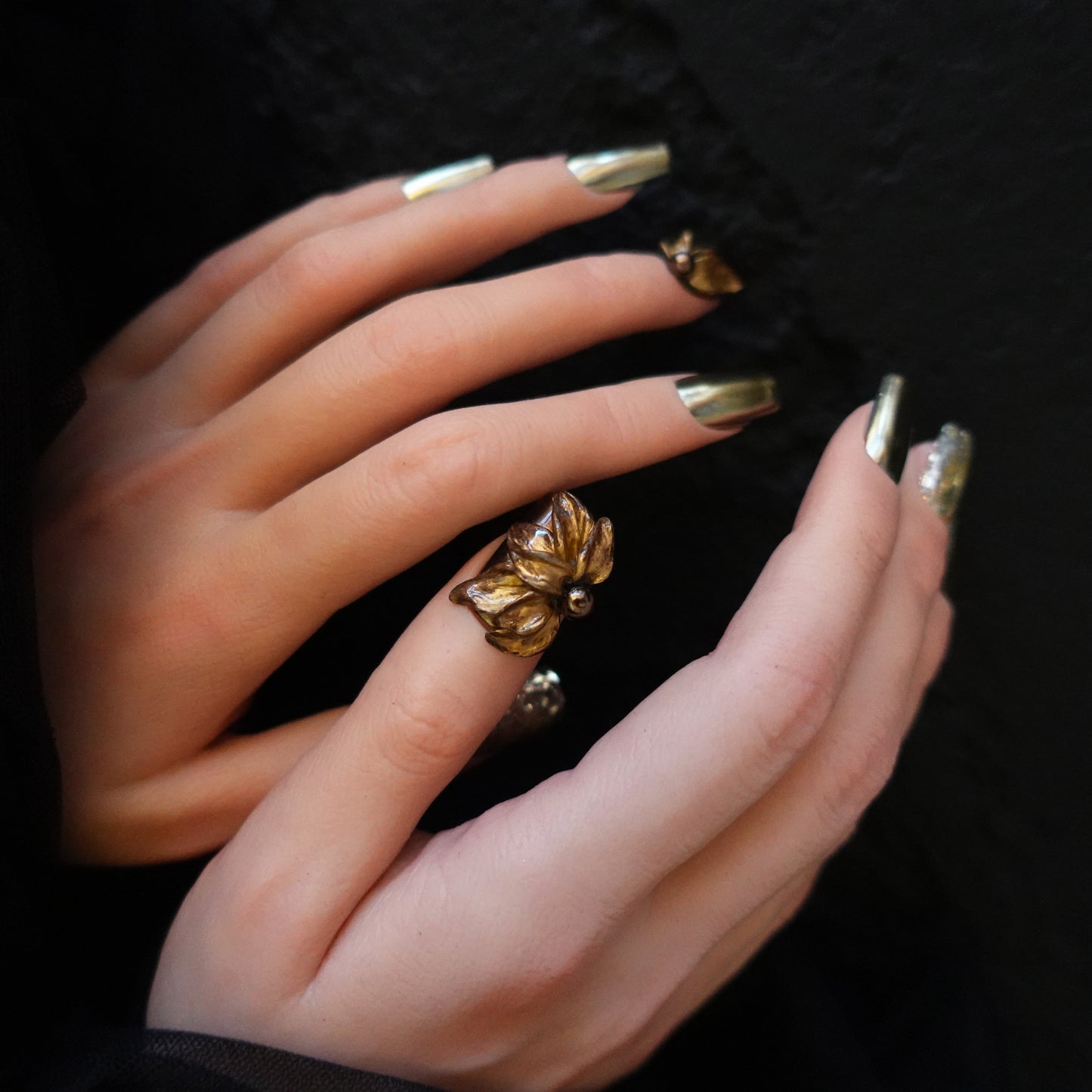 ✨ Product Name: Gilded Petal 2505204