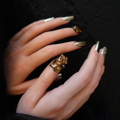 ✨ Product Name: Gilded Petal 2505204