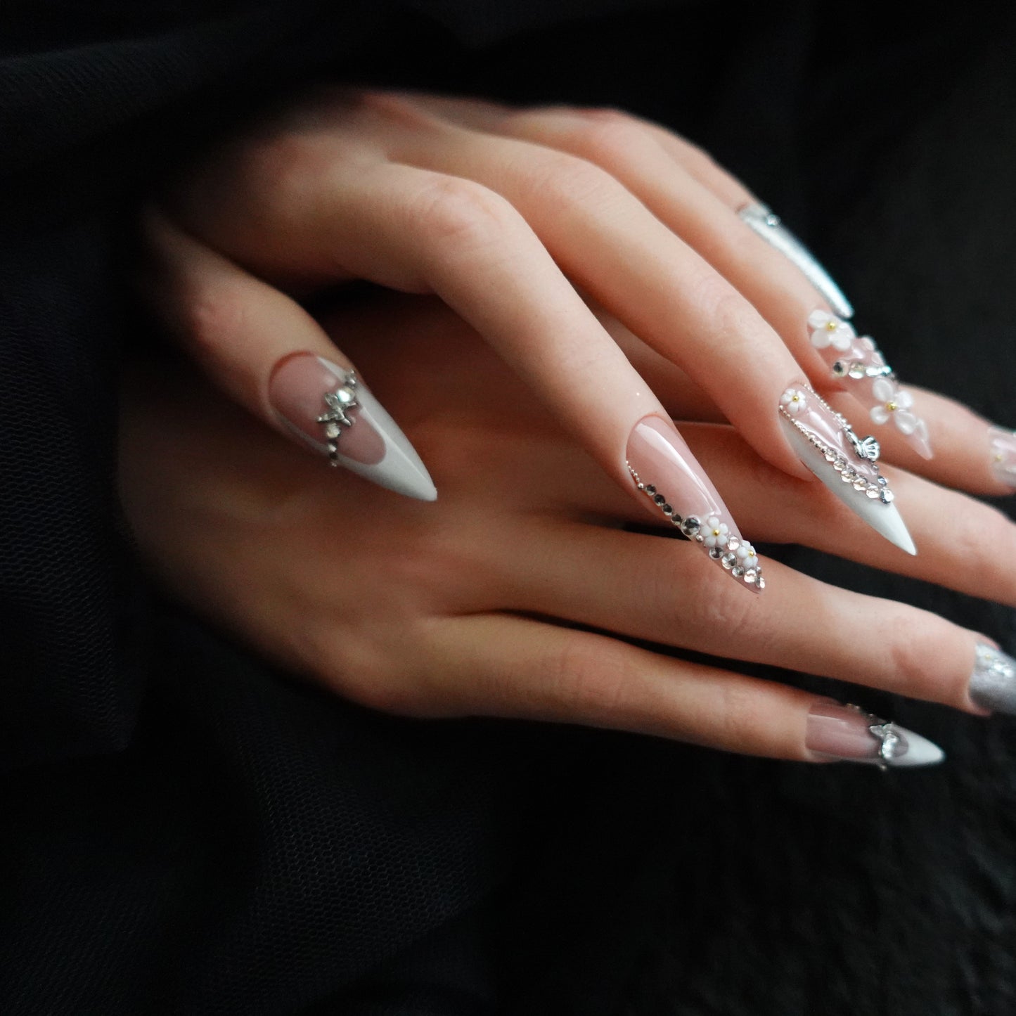 🕊️ Starlit Veil  2509295