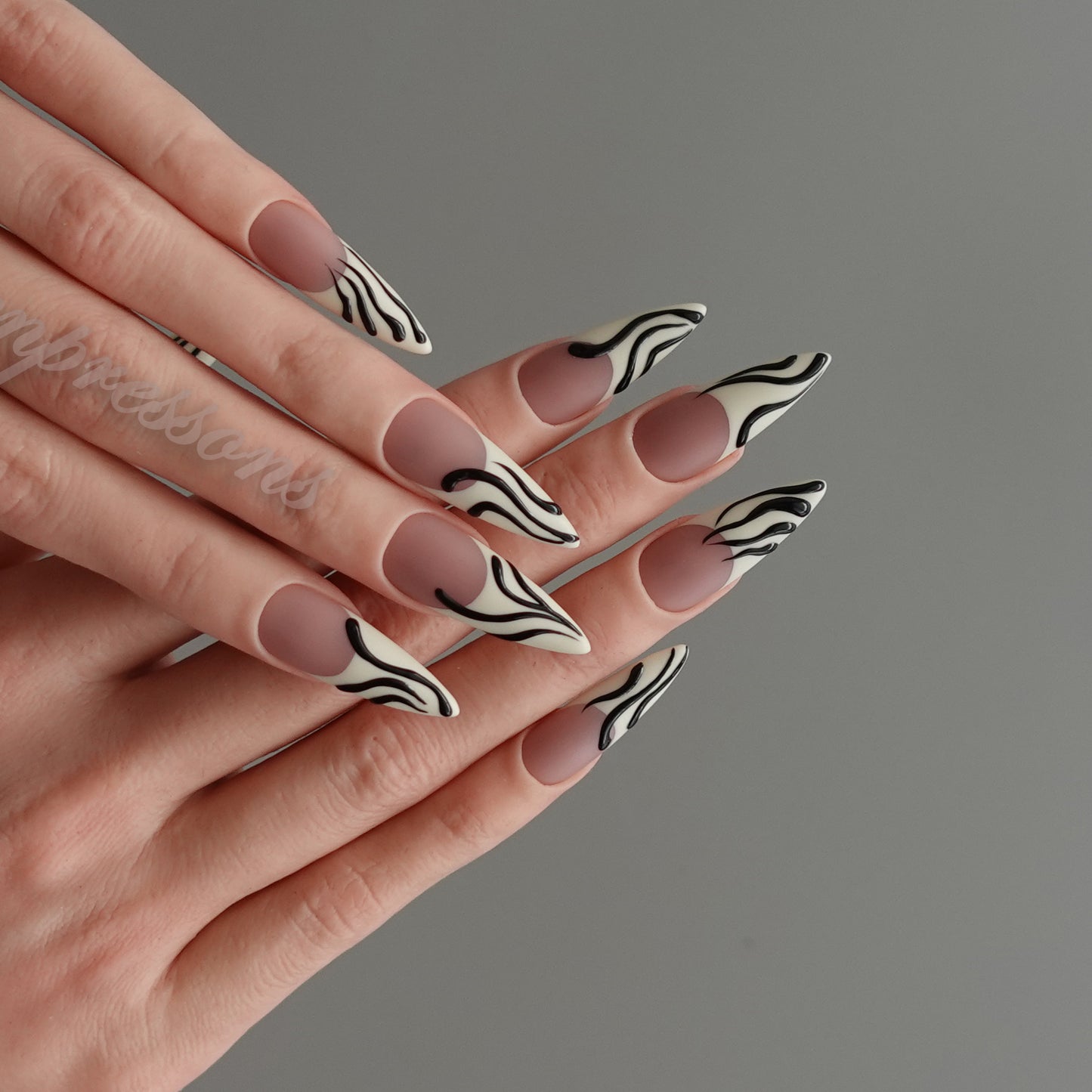 ⚡ Noir Ember Veil  2602143
