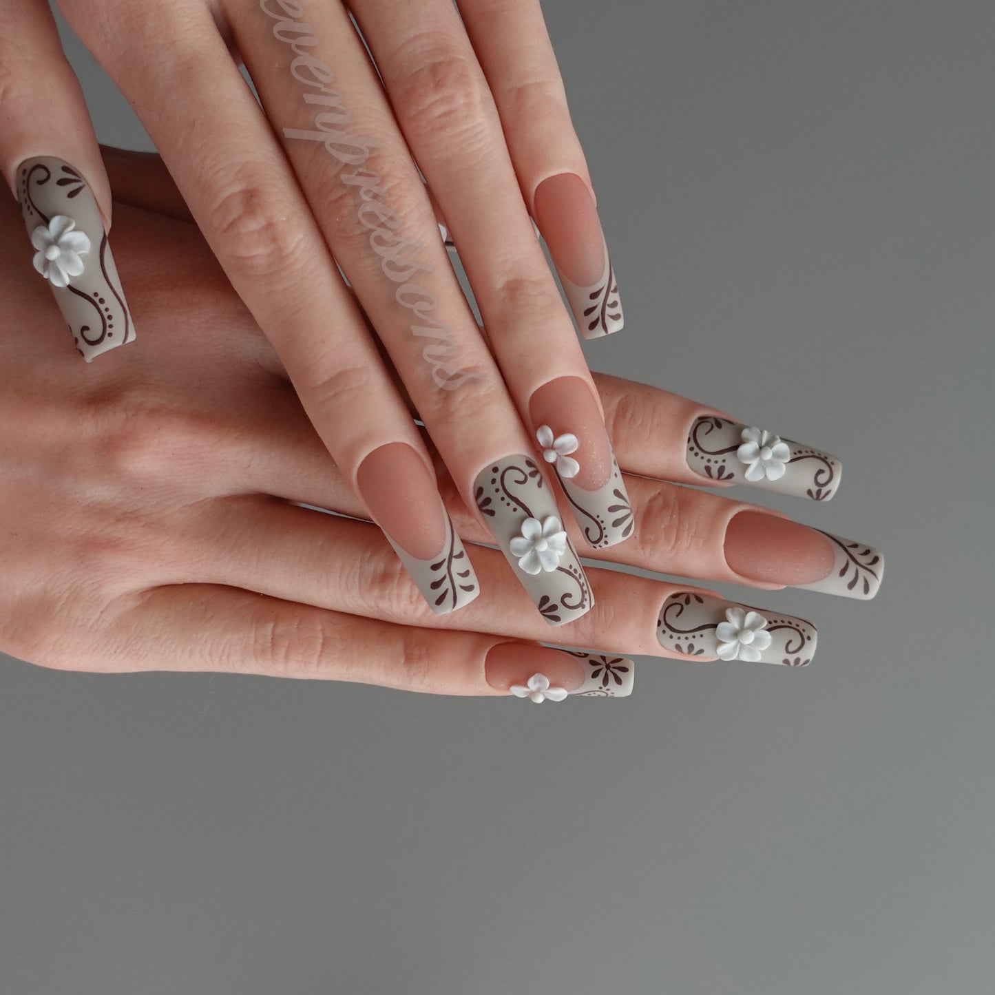 🌿 Latte Blossom Scroll  2512262