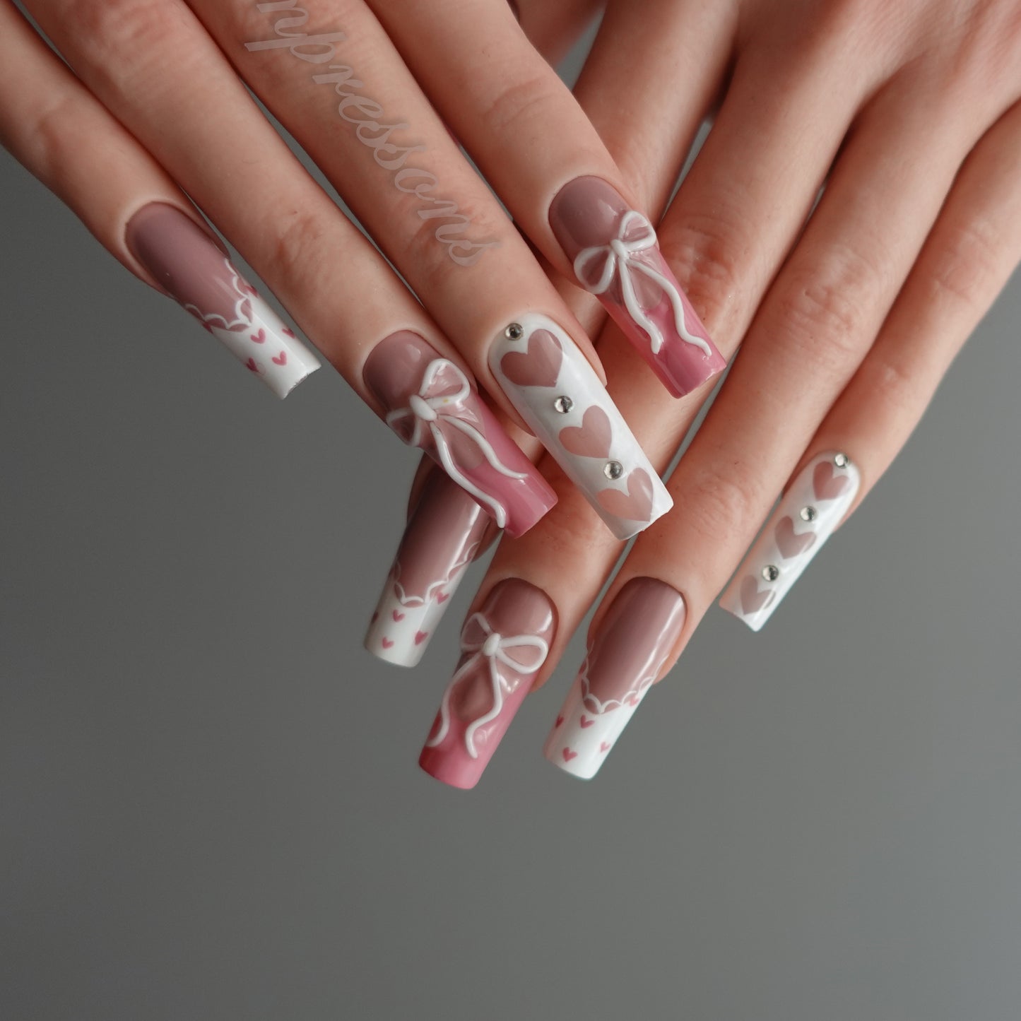 🎀 Ribboned Heart Serenade  2512096