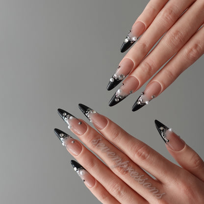 ✦ Noir Pearl Drip  2602145