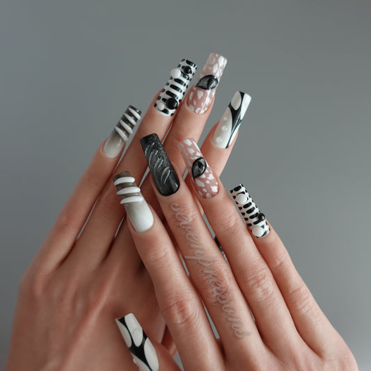 🖤 Midnight Reflex — 3D Vision Nails  2510231