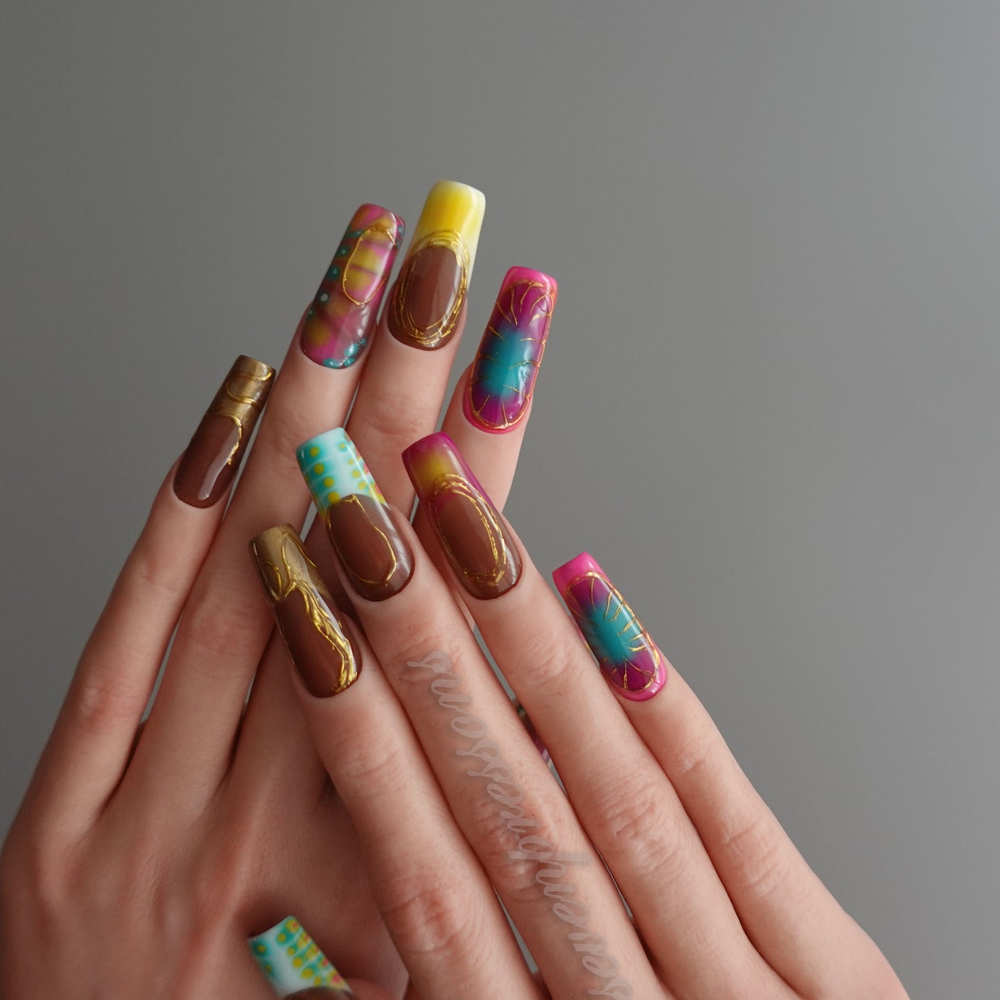 🌈 Chromatic Mirage   2512092