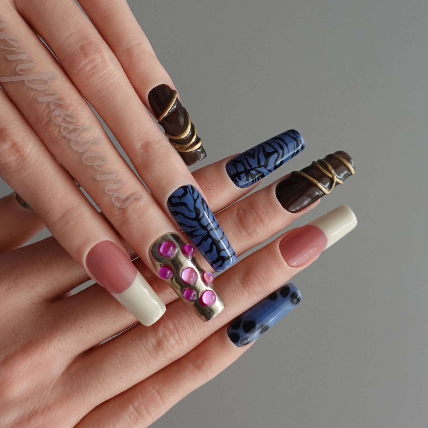 🖤 ミッドナイト・パンサー・リュクス  2512264