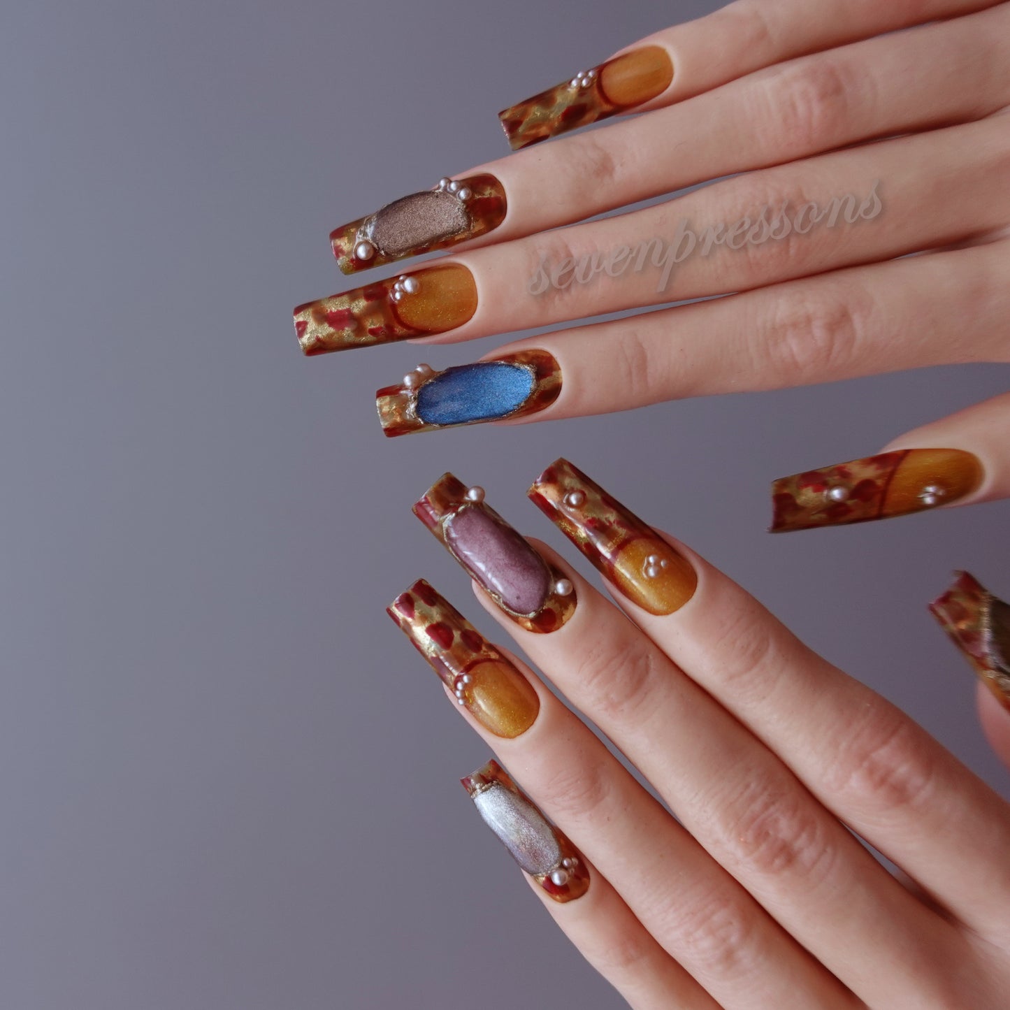 ✦ Gilded Relic Mosaic  2512105