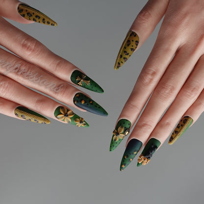 🐇 エメラルド・レオパード・プレイ  2512327