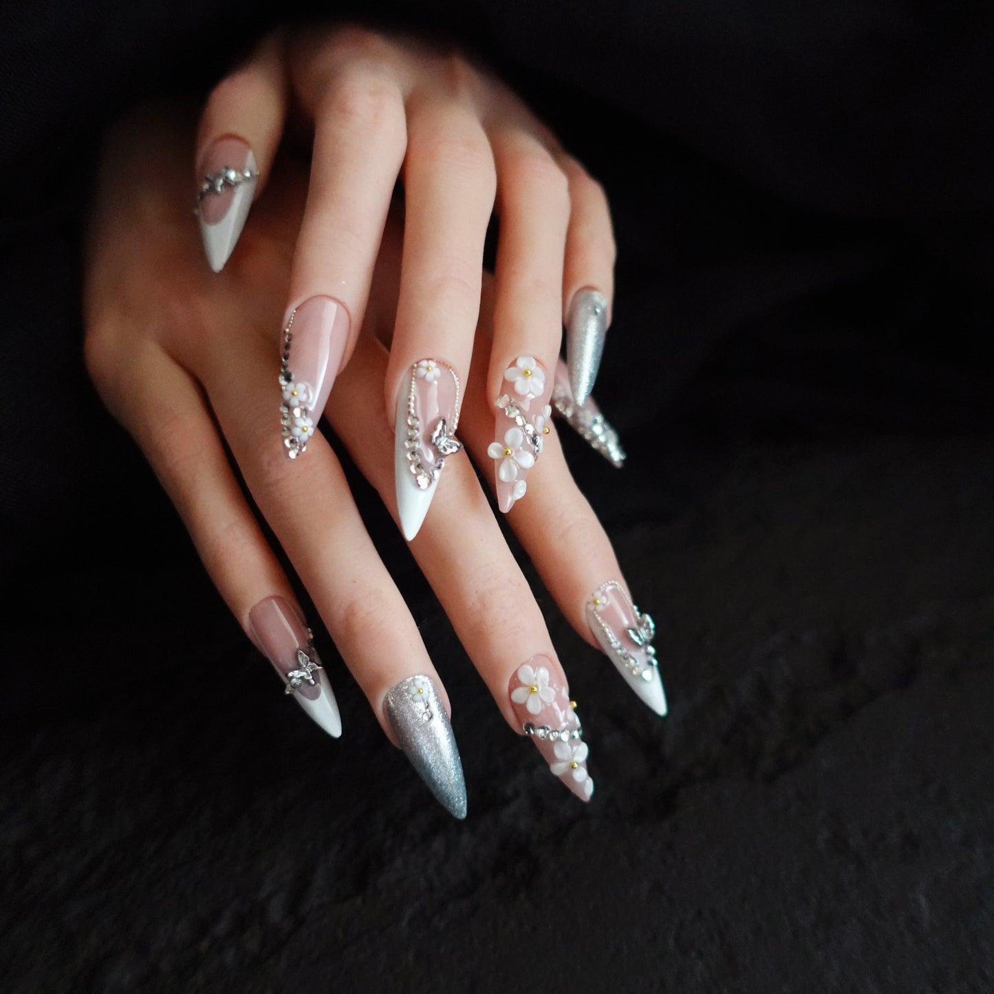 🕊️ Starlit Veil  2509295