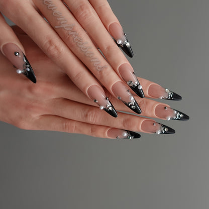 ✦ Noir Pearl Drip  2602145