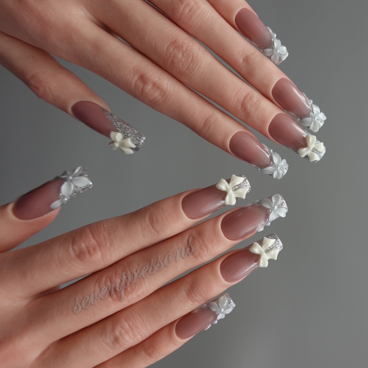 🎀 Ivory Ribbon Waltz  2512153