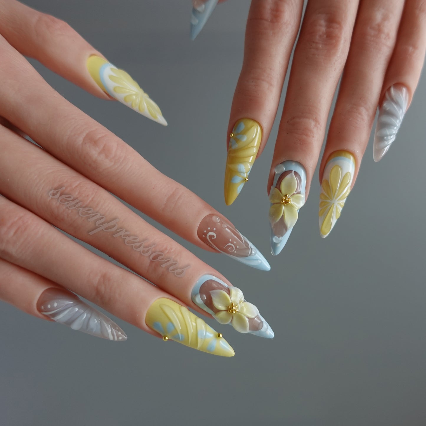 🌼 Sunlit Petal Waltz  2510225