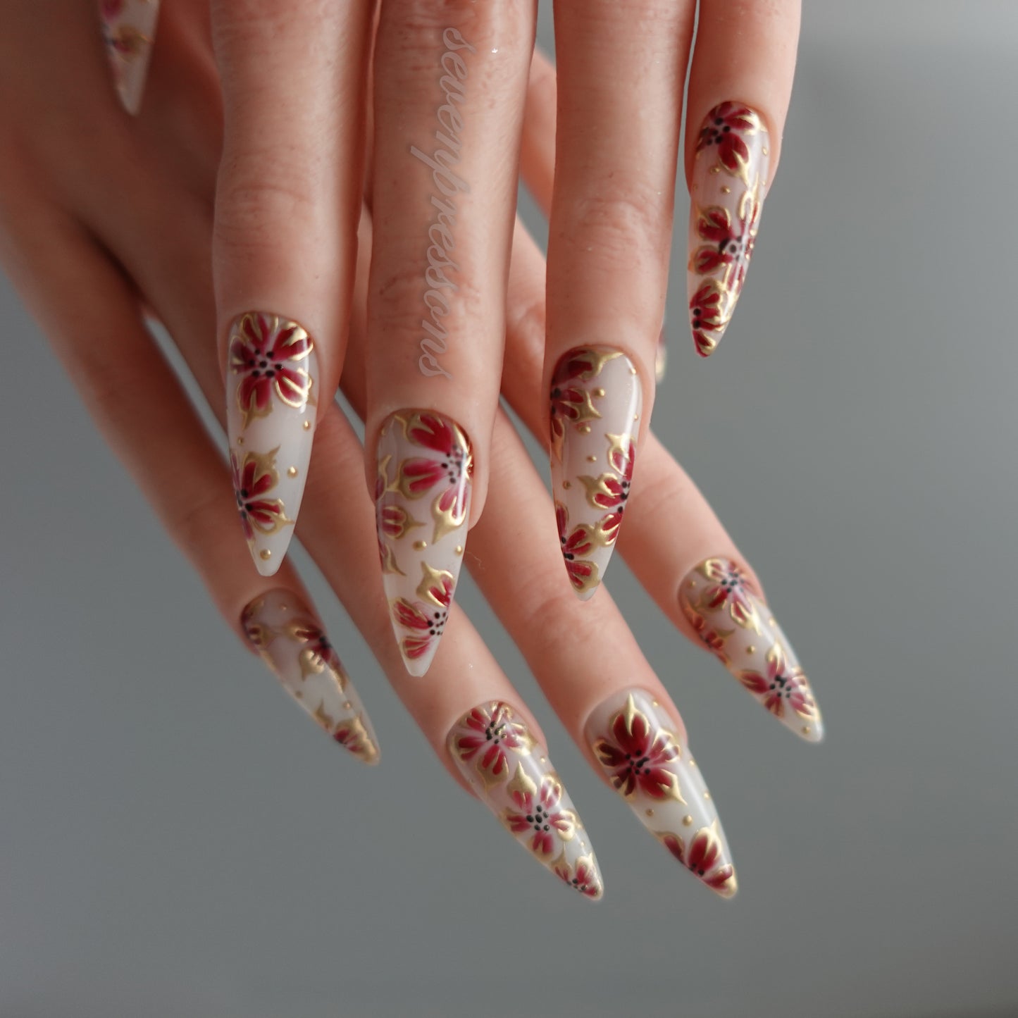 🌺 Crimson Petals  2510222