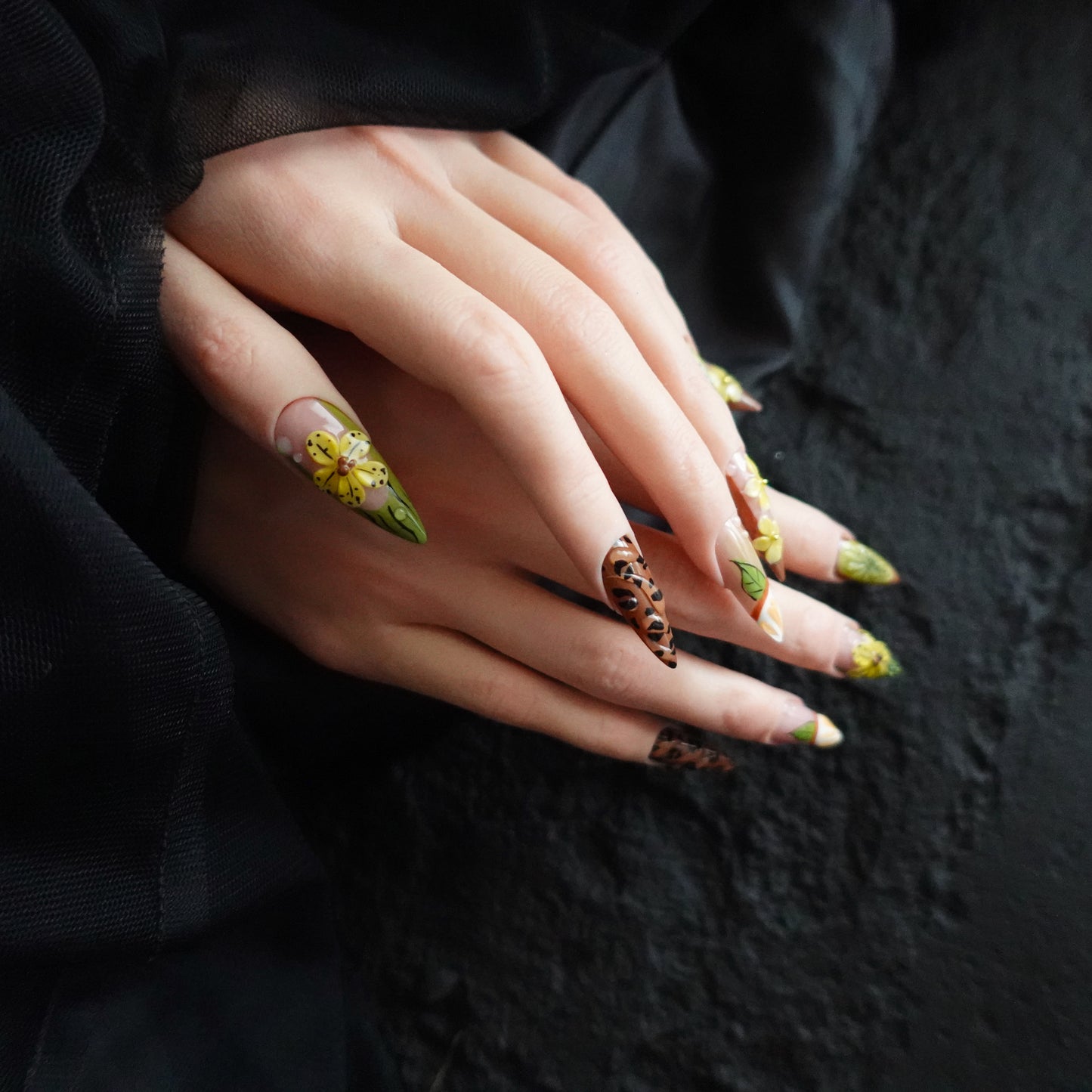 🐆 Tigerlily Savanna  2509275