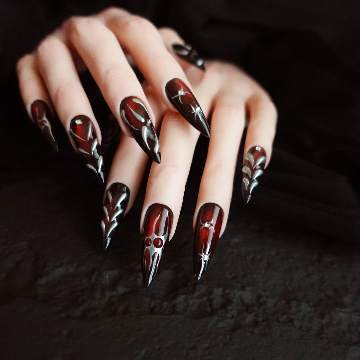 🗡️ Crimson Relic  2509282