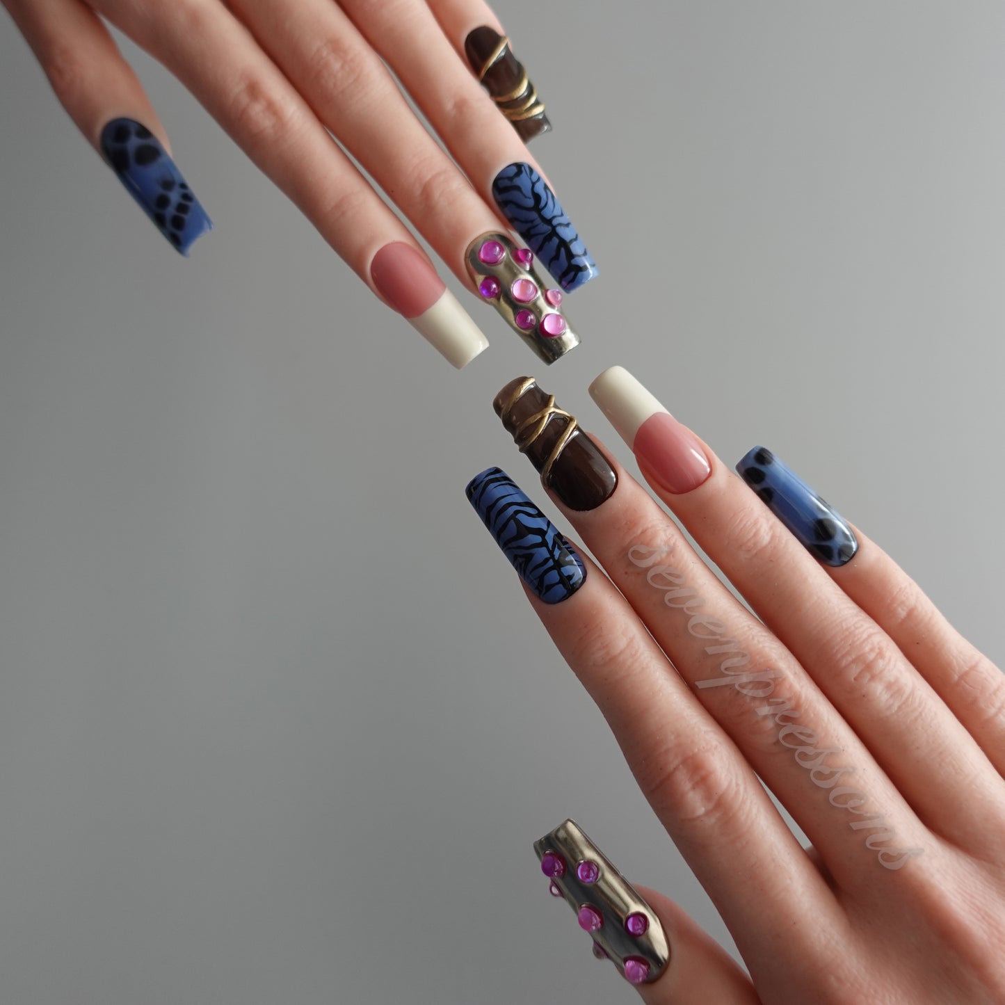 🖤 ミッドナイト・パンサー・リュクス  2512264