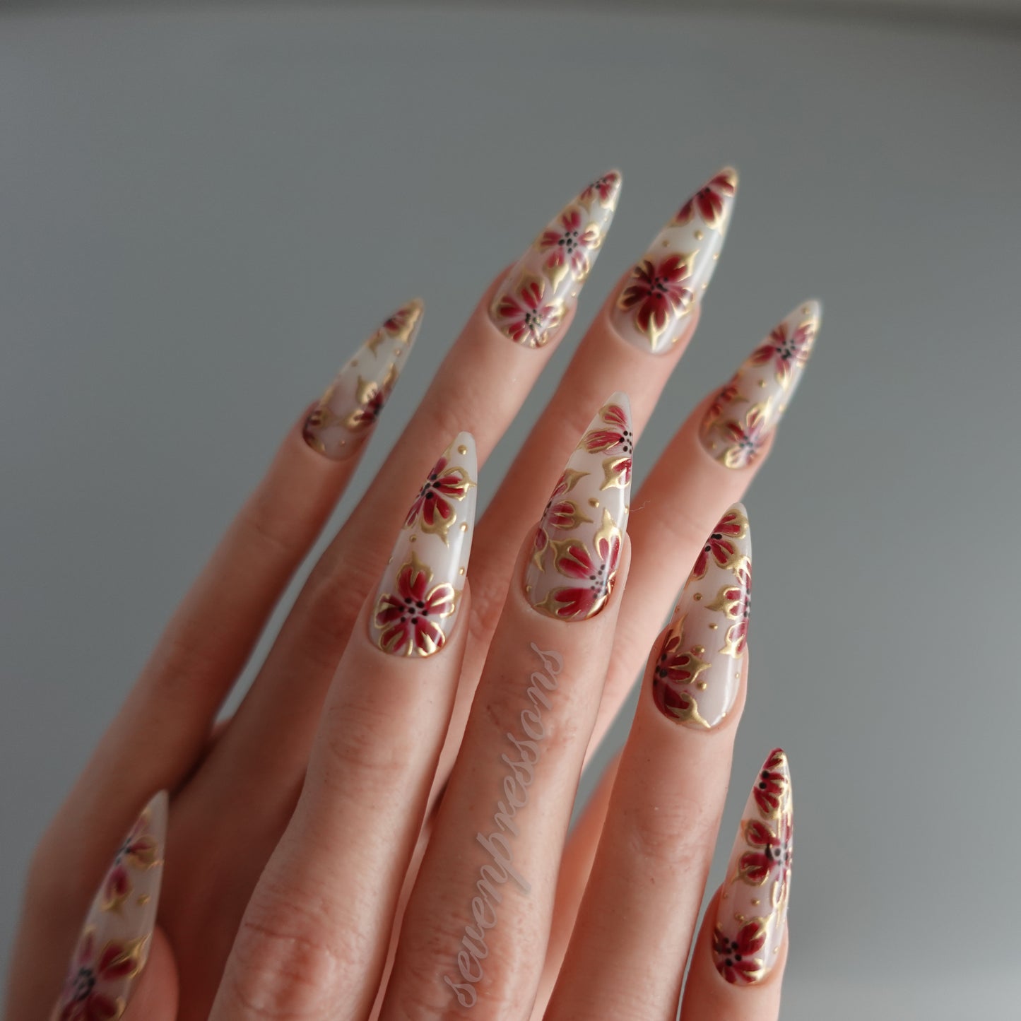 🌺 Crimson Petals  2510222