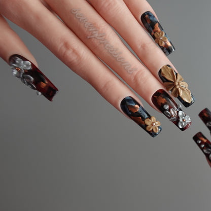 ✨ 🦂 Molten Monarch  2512091