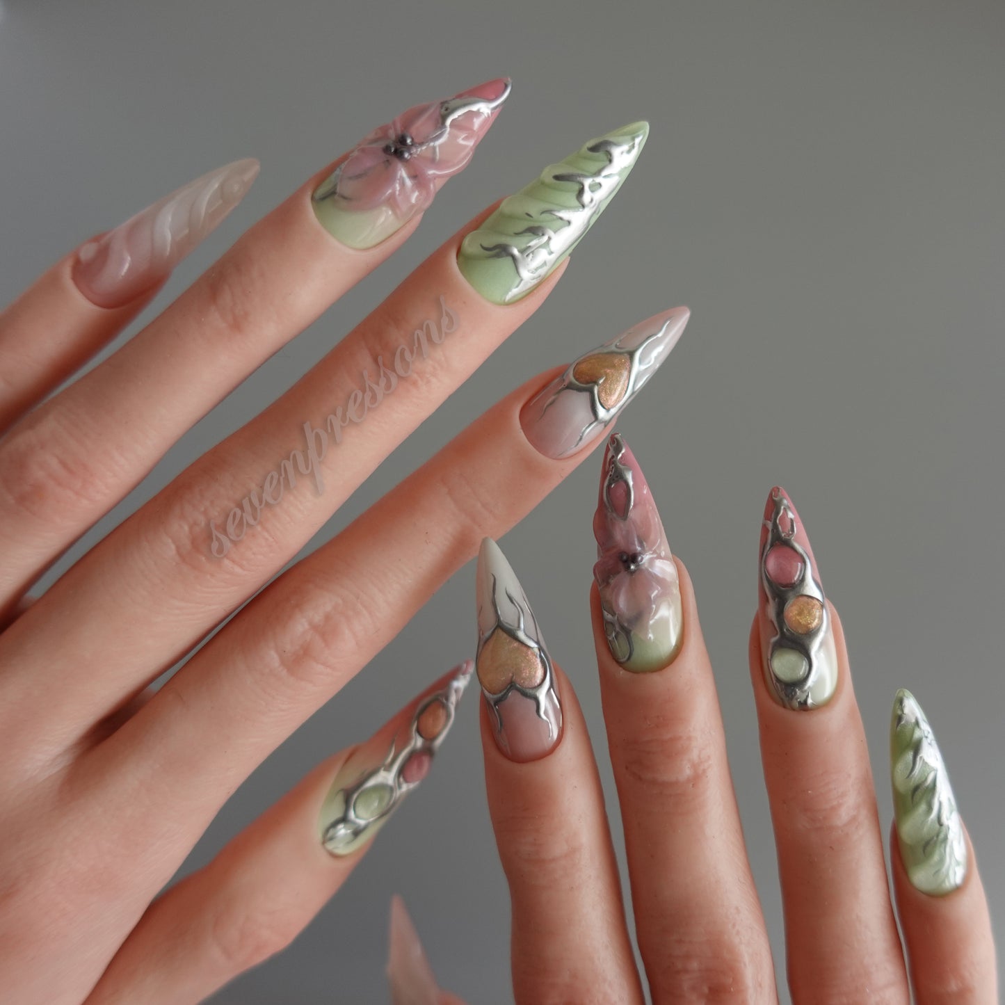 🌸 Molten Bloom  2510172