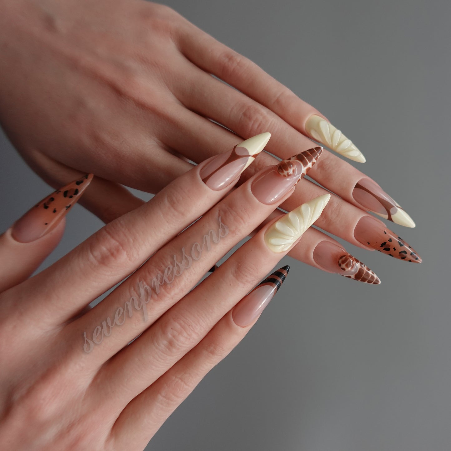 🐆 ヴェルヴェット・エンバー・ミューズ 2512221