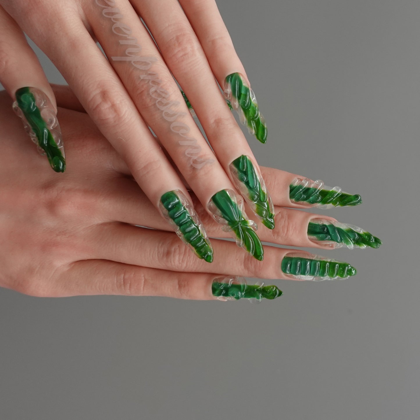 🌿 Verdant Glass Flow  2602267