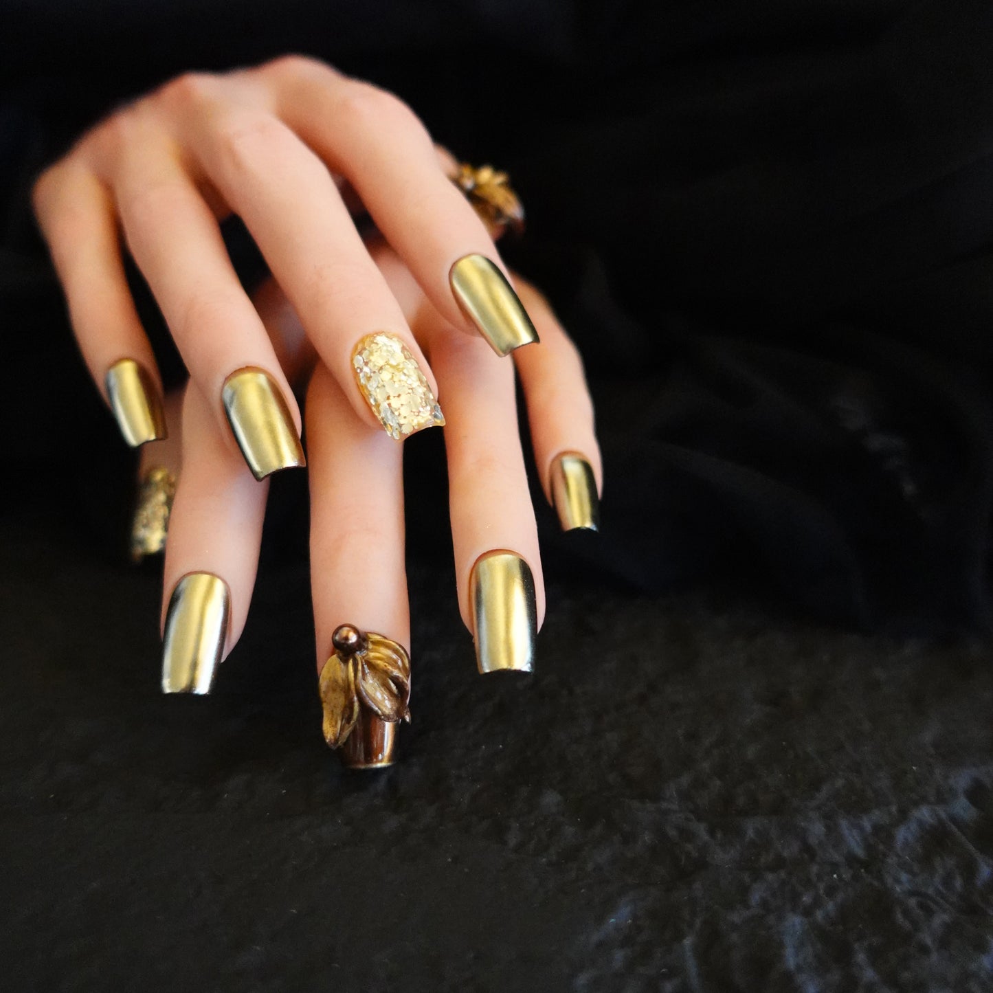 ✨ Product Name: Gilded Petal 2505204