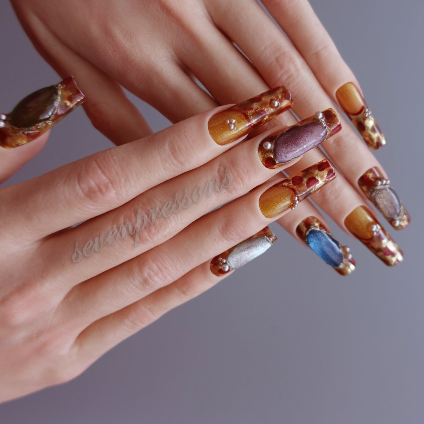 ✦ Gilded Relic Mosaic  2512105