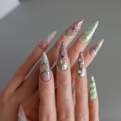 🌸 Molten Bloom  2510172