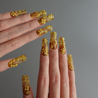 🌼 Golden Bloom Cascade  2512093