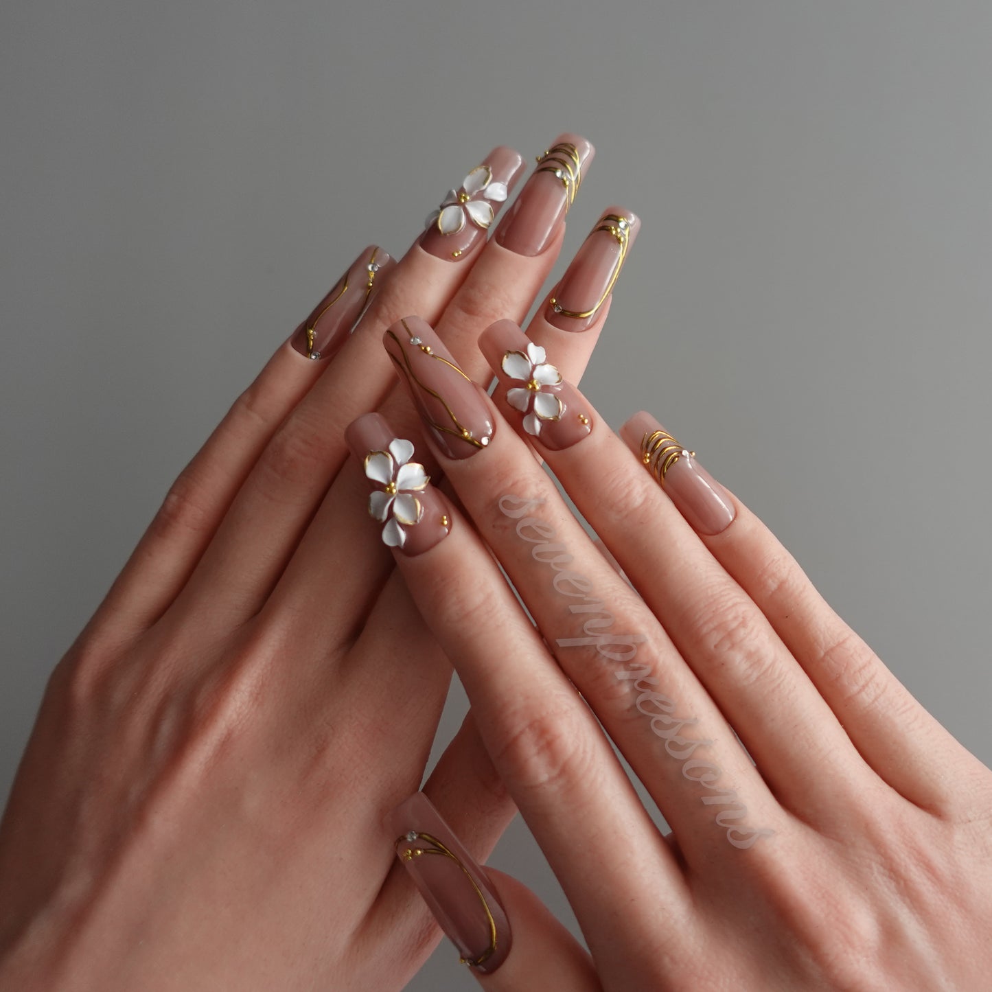 🤍 Ivory Bloom Elegance   2601302