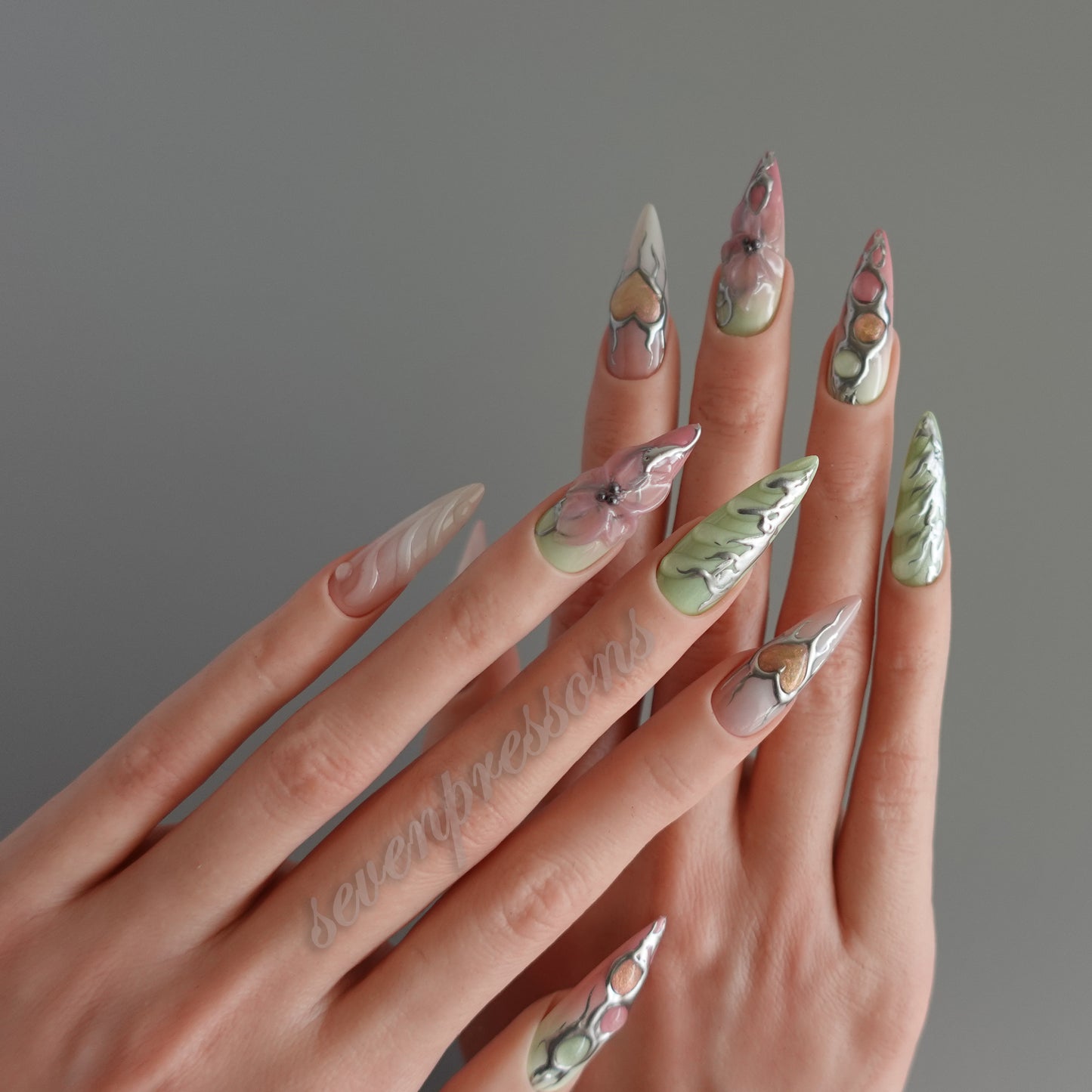 🌸 Molten Bloom  2510172