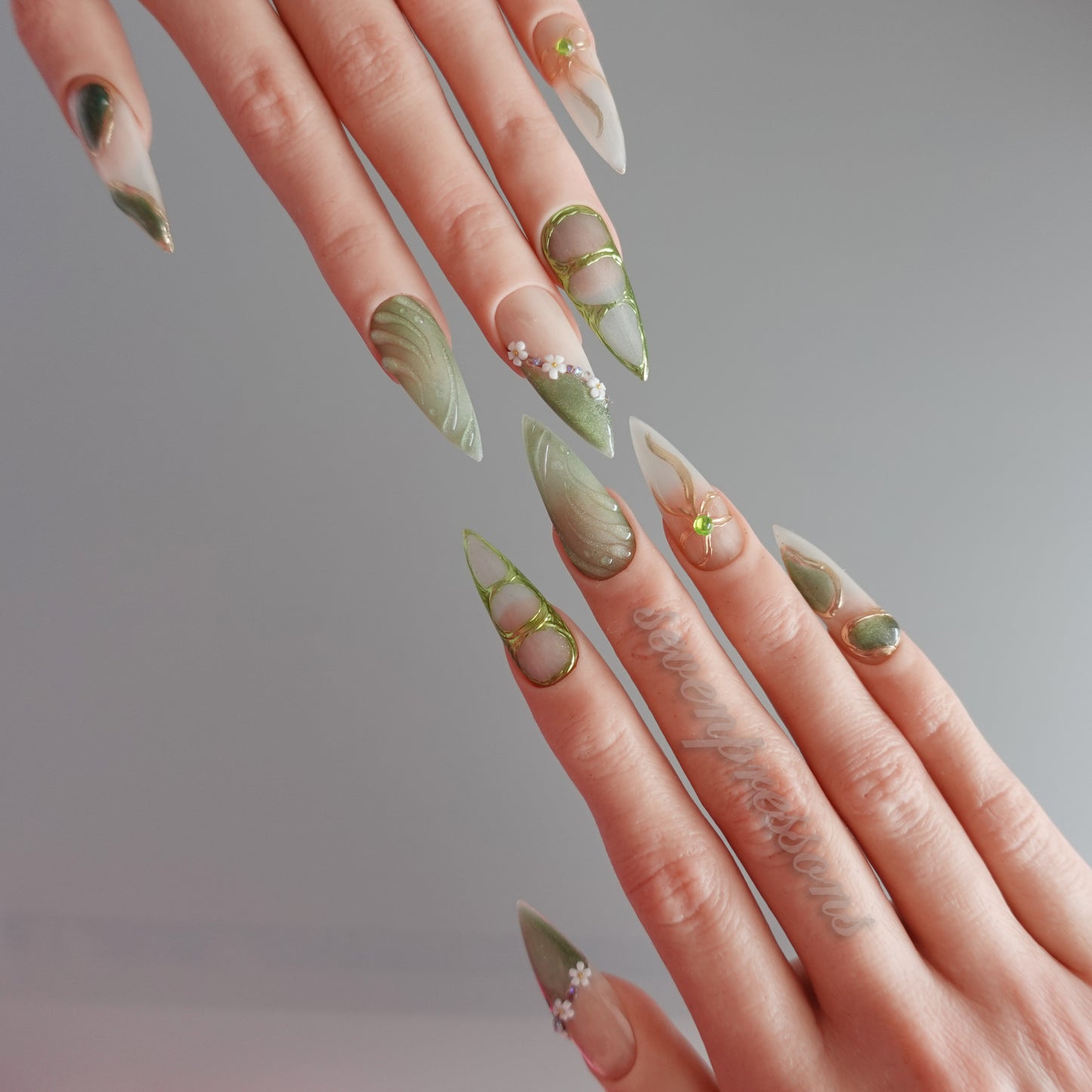 🪷  Whispering Grove  2510252