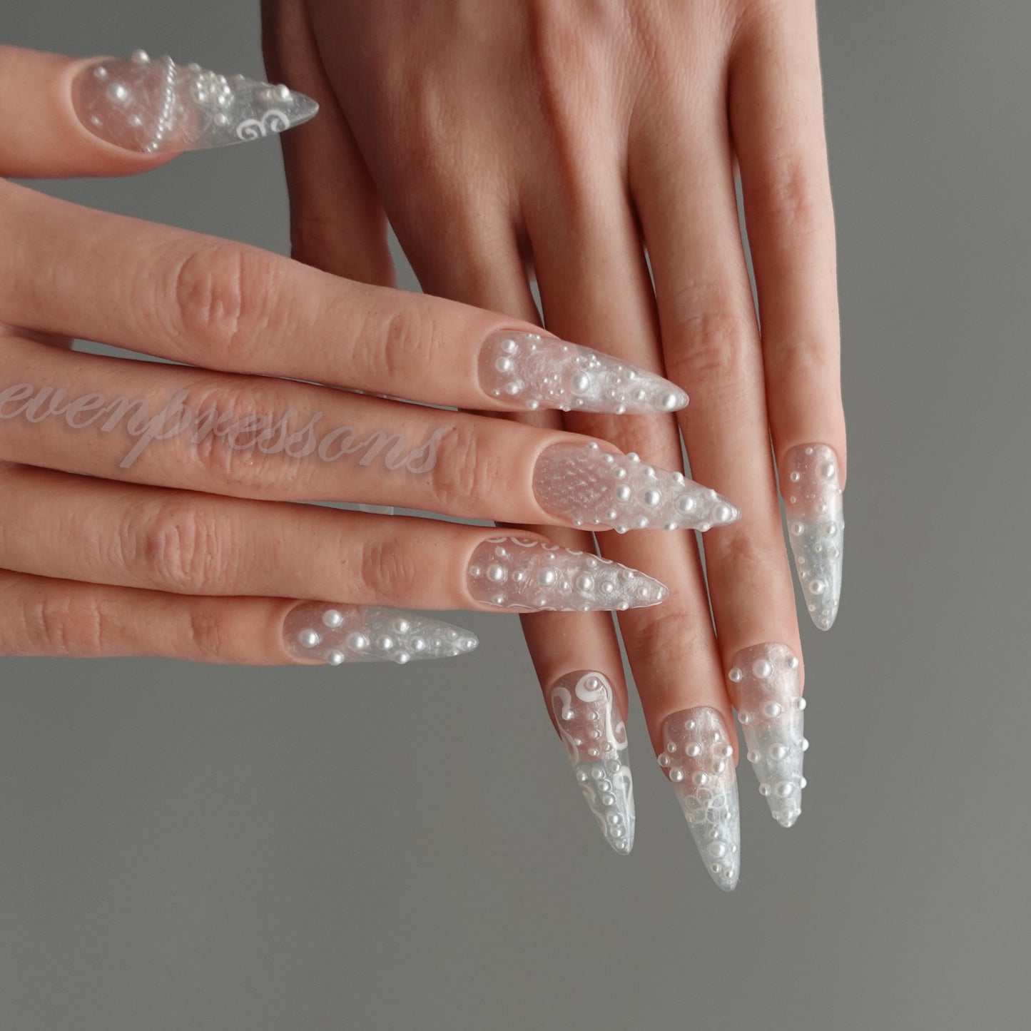 🤍 パール・フロスト・レヴェリー 2512363