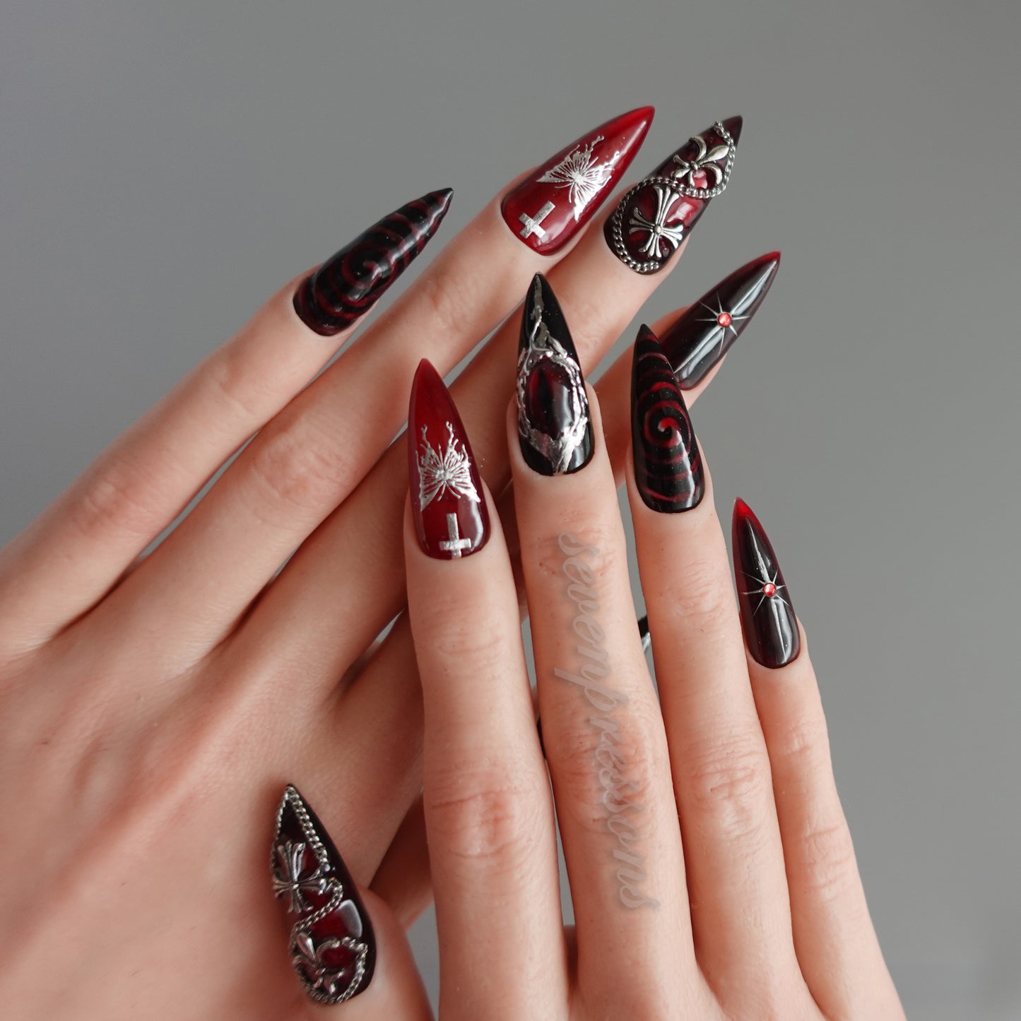 🦋 Crimson Vortex  2510243