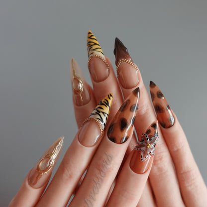 🩶 Savage Bloom  2510261