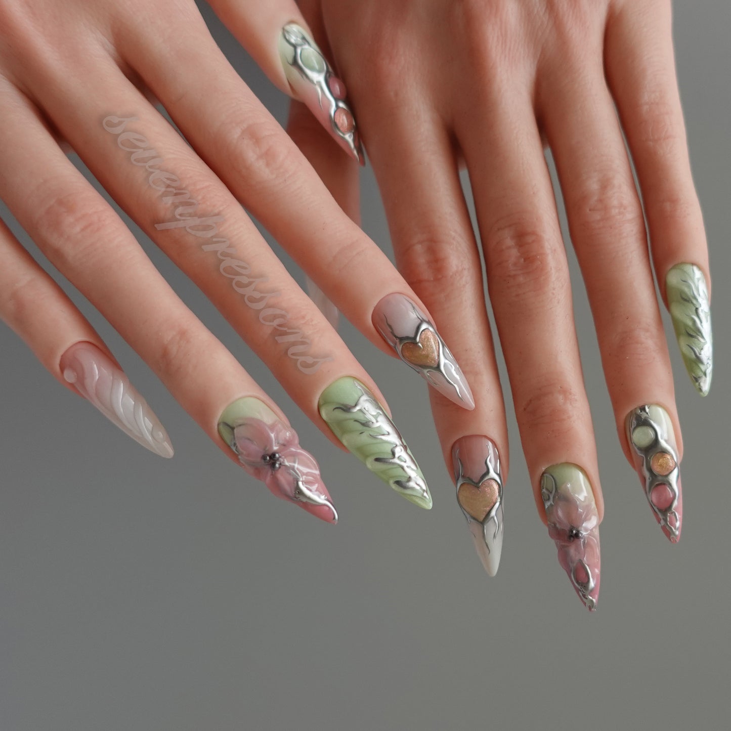 🌸 Molten Bloom  2510172