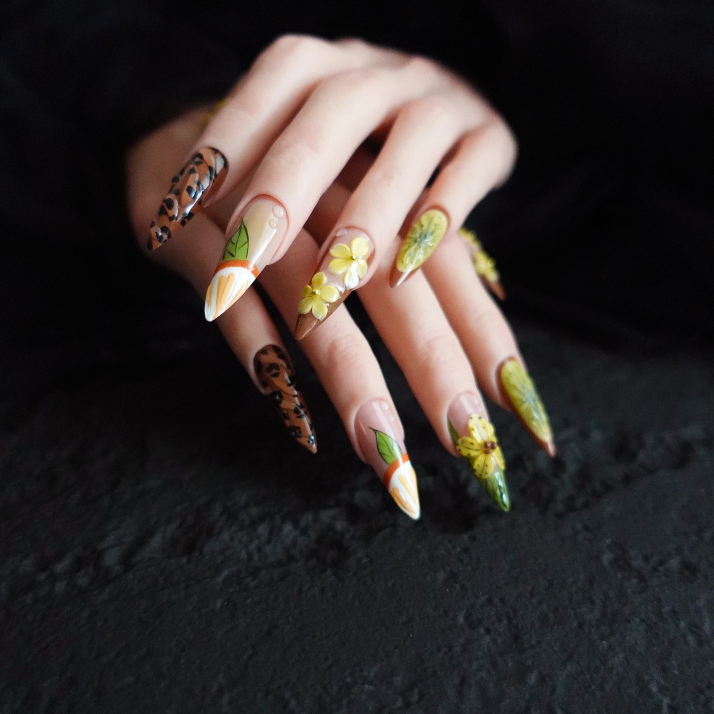 🐆 Tigerlily Savanna  2509275