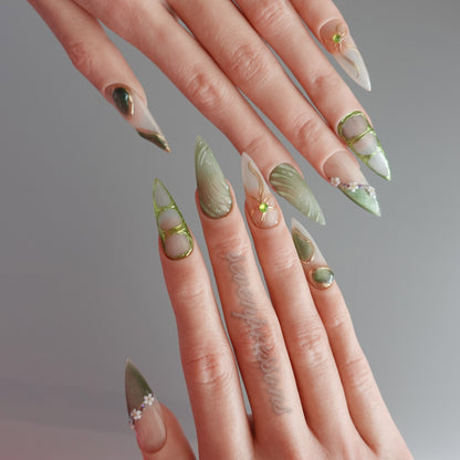 🪷  Whispering Grove  2510252