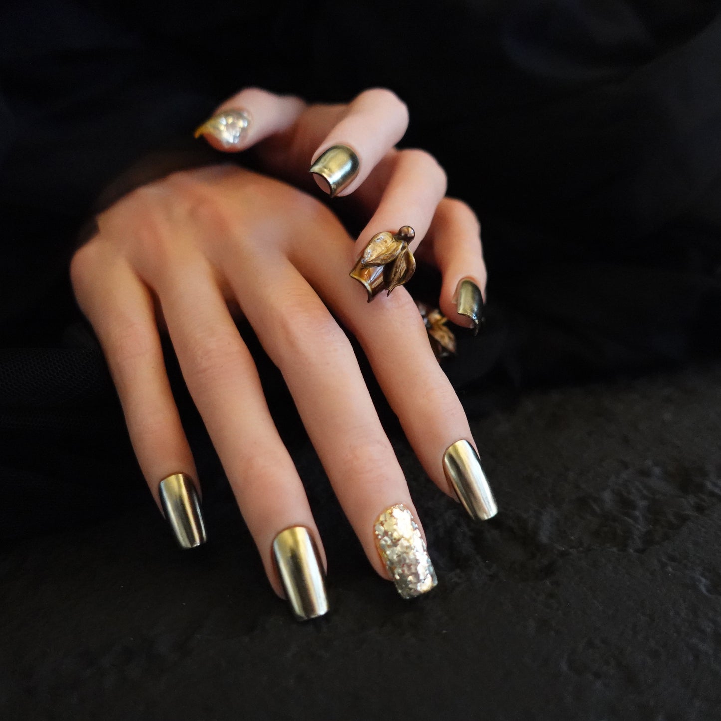 ✨ Product Name: Gilded Petal 2505204