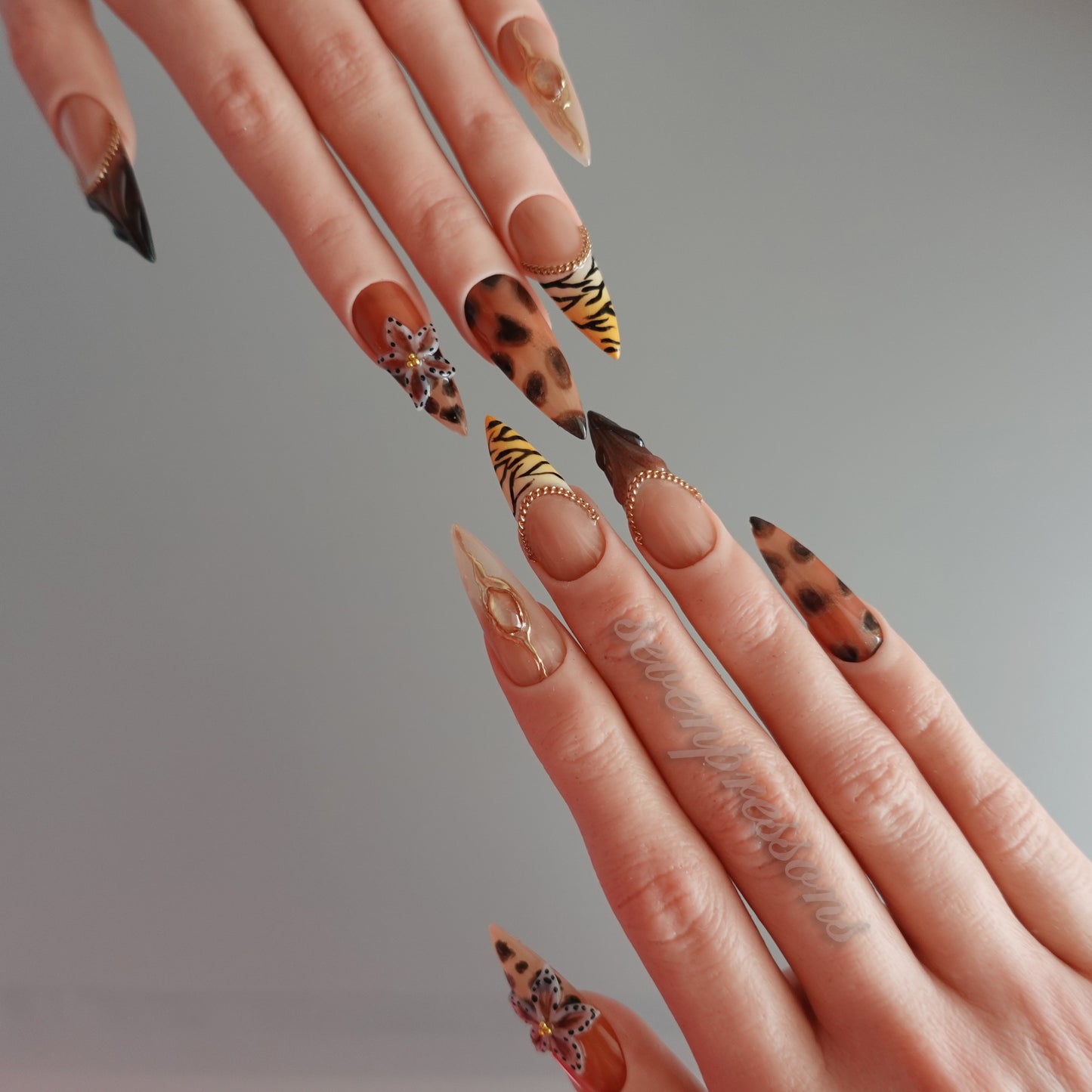 🩶 Savage Bloom  2510261