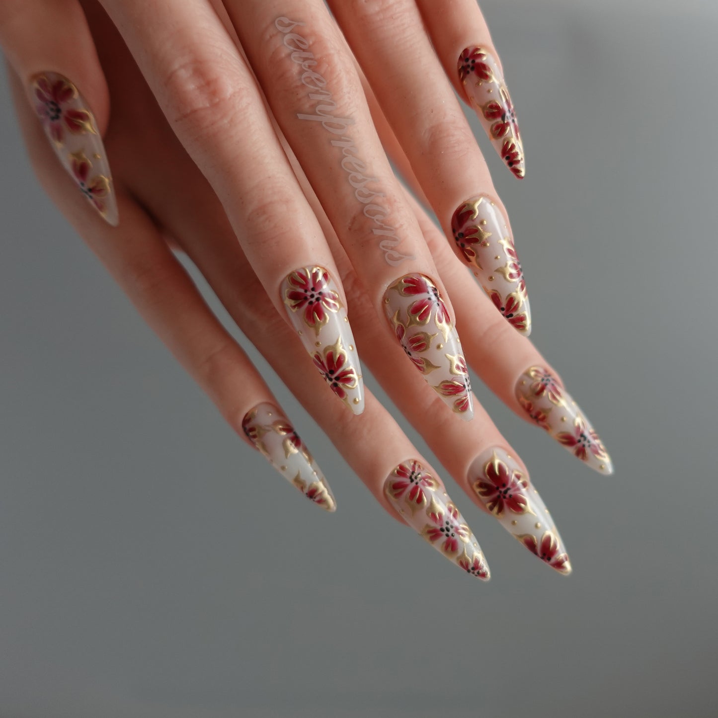 🌺 Crimson Petals  2510222