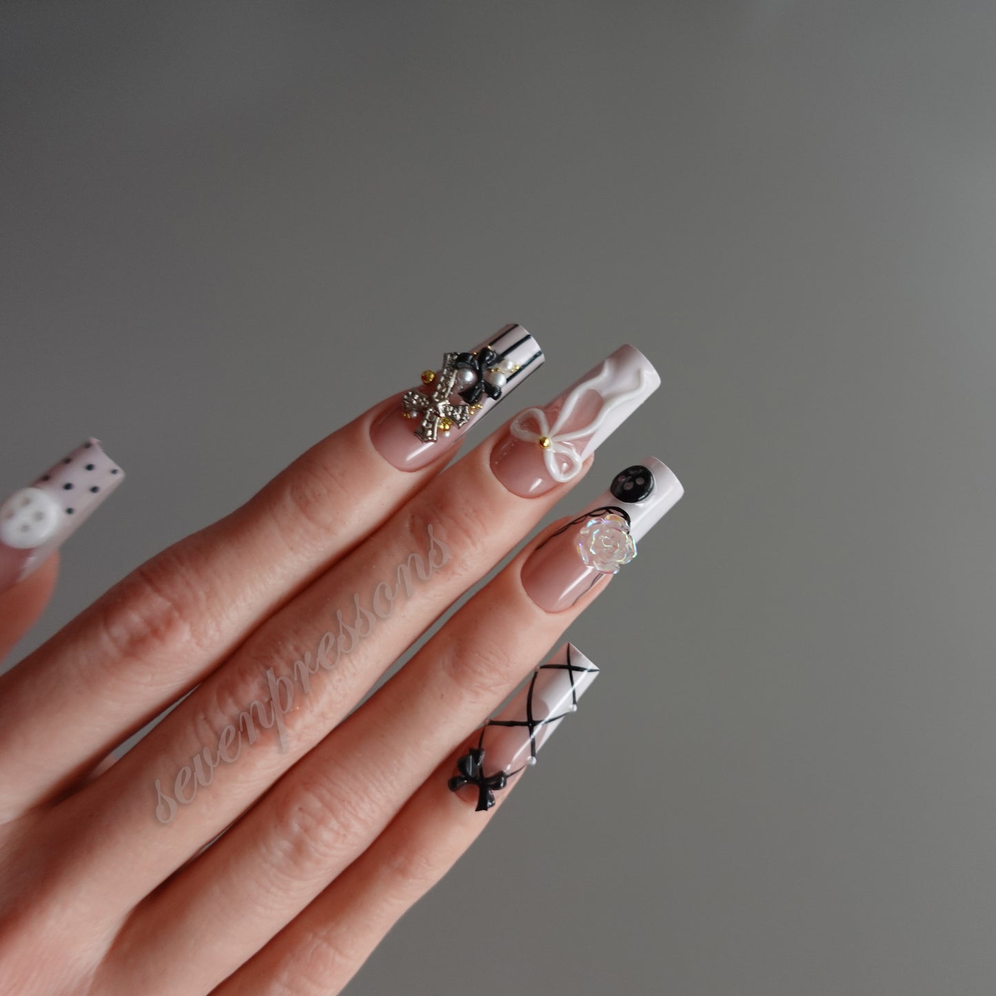 🎀 Midnight Dollhouse 2511288