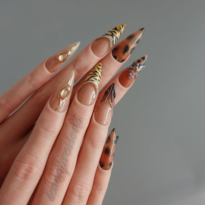 🩶 Savage Bloom  2510261