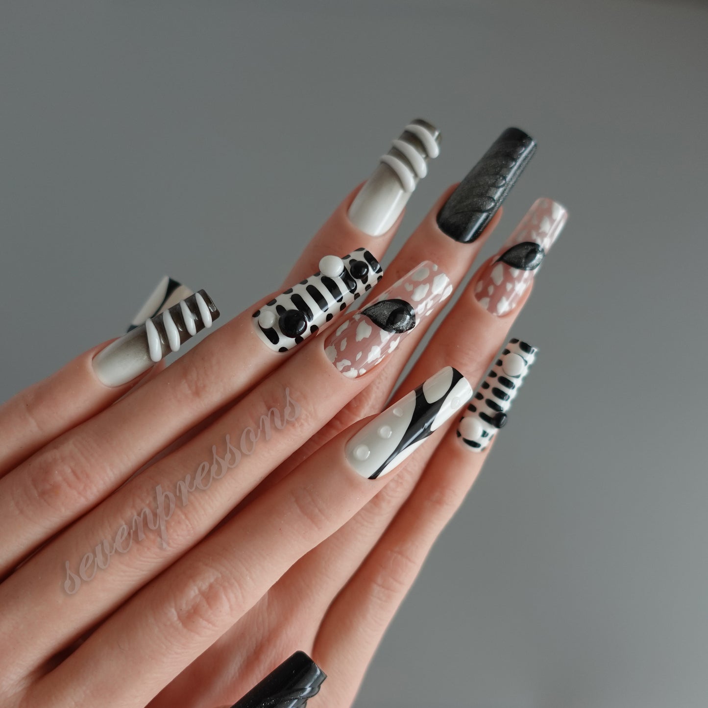 🖤 Midnight Reflex — 3D Vision Nails  2510231