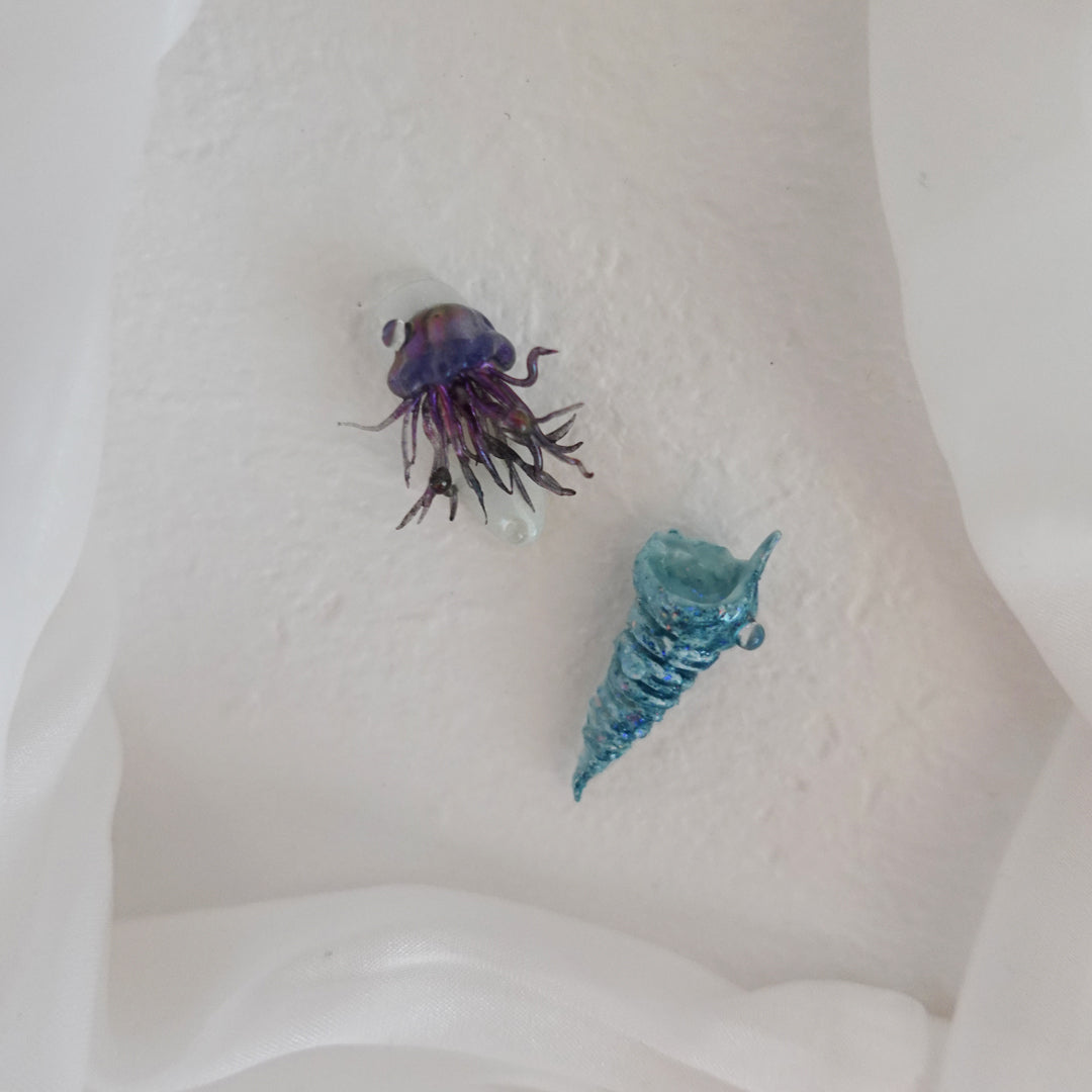 Deep Sea Dreams" Hand Embossed Nails 2504102